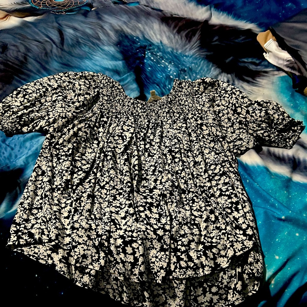 Floral Blue and White Women's Top